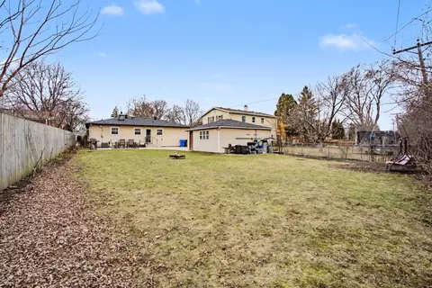 1403 S Robert Dr, Mount Prospect, IL 60056 photo 5