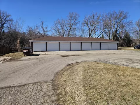 1768 S Hance Dr #8, Freeport, IL 61032 photo 3