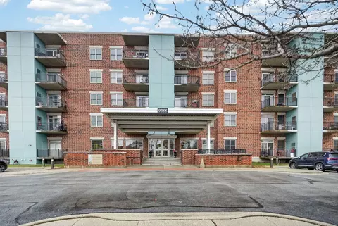 9355 Irving Park Rd #122, Schiller Park, IL 60176
