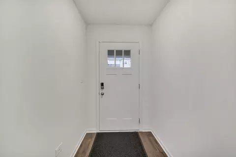 Entry Way - 60 Grey Wolf Dr, Wheeling, IL 60090 photo 2 of 5