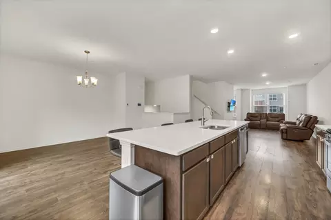 Kitchen - 60 Grey Wolf Dr, Wheeling, IL 60090 photo 3 of 3