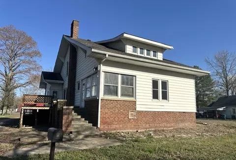 411 S Dean St, Royalton, IL 62983