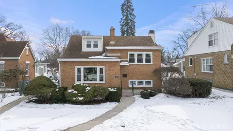 123 W Monroe St, Villa Park, IL 60181