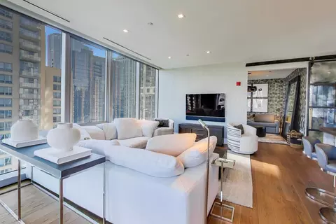 Living - 363 E Wacker Dr #2108, Chicago, IL 60601 photo 3 of 8