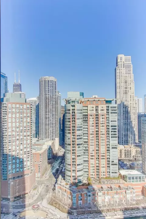 View/Area - 363 E Wacker Dr #2108, Chicago, IL 60601 photo 2 of 9