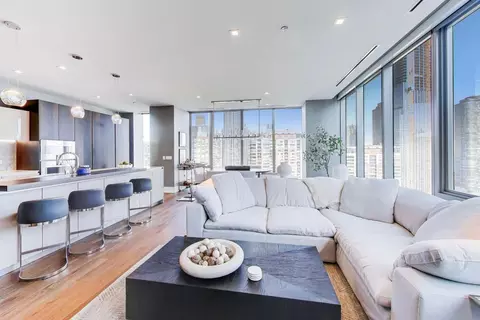 Living - 363 E Wacker Dr #2108, Chicago, IL 60601 photo 2 of 8