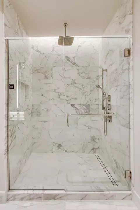 Bath - 363 E Wacker Dr #2108, Chicago, IL 60601 photo 4 of 6