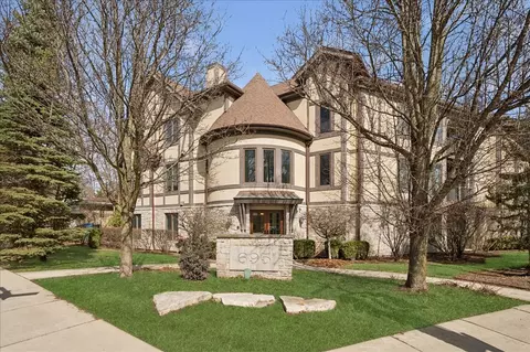 695 Roger Williams Ave #301, Highland Park, IL 60035