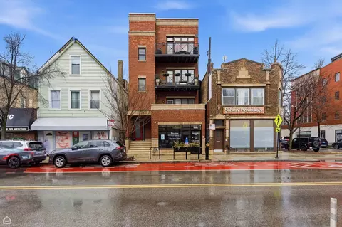 2302 W Belmont Ave #4, Chicago, IL 60618