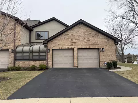 1800 Monterey Ct, Hoffman Estates, IL 60169