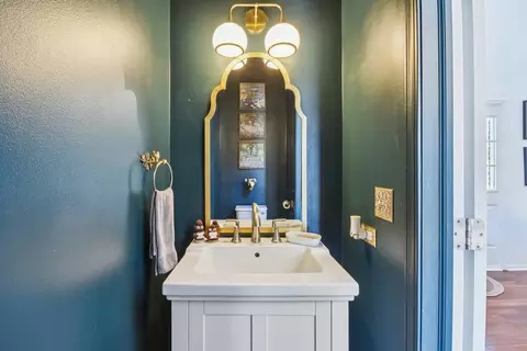 Bath - 6427 Midleton Ln, Mchenry, IL 60050 photo 1 of 4