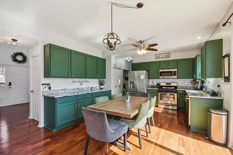 Kitchen - 6427 Midleton Ln, Mchenry, IL 60050 photo 1 of 3
