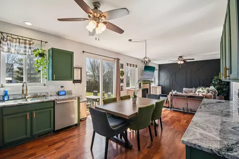 Kitchen - 6427 Midleton Ln, Mchenry, IL 60050 photo 2 of 3
