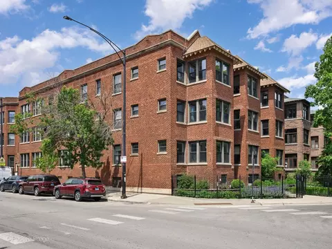 1310 W Montrose Ave #3, Chicago, IL 60613