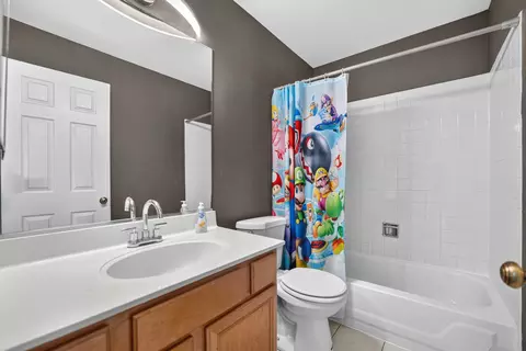 Bath - 14053 S Lakeridge Dr, Plainfield, IL 60544 photo 3 of 5