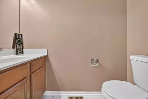 Bath - 14053 S Lakeridge Dr, Plainfield, IL 60544 photo 4 of 5