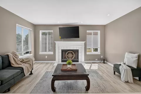 Living - 14053 S Lakeridge Dr, Plainfield, IL 60544 photo 1 of 1