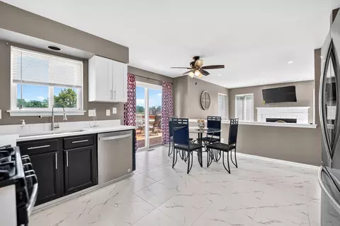 Kitchen - 14053 S Lakeridge Dr, Plainfield, IL 60544 photo 3 of 3