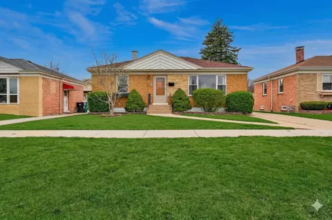 1800 Mayfair Ave, Westchester, IL 60154