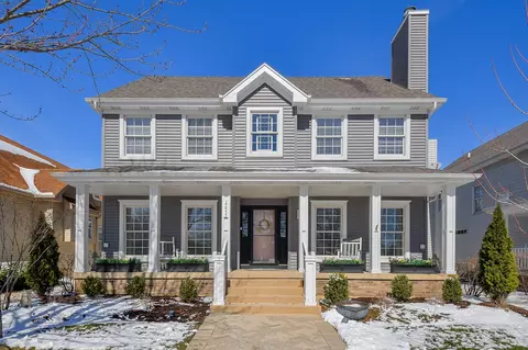 39 W232 Armstrong Ln, Geneva, IL 60134