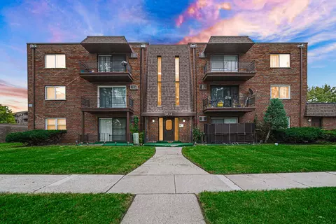 903 Elder Rd #7, Homewood, IL 60430