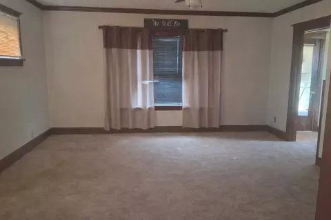 1231 S Float Ave, Freeport, IL 61032 photo 2