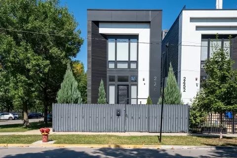 2456 W Ohio St, Chicago, IL 60612