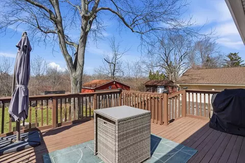 Exterior - 394 Northgate Rd, Lindenhurst, IL 60046 photo 3 of 6