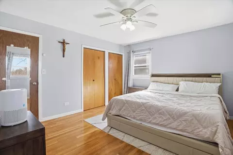 Bedroom - 394 Northgate Rd, Lindenhurst, IL 60046 photo 2 of 3