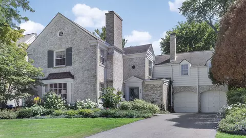 526 Greenwood Ave, Kenilworth, IL 60043