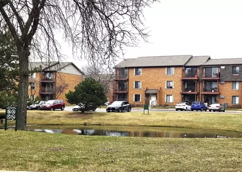 649 N Briar Hill Ln #3, Addison, IL 60101