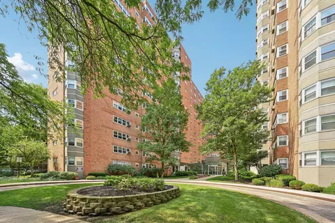 4980 N Marine Dr #234, Chicago, IL 60640