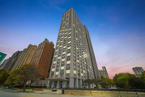 1550 N Lake Shore Dr #32C, Chicago, IL 60610