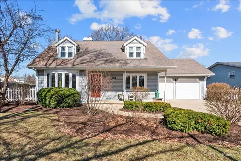 1615 Heather Dr, Aurora, IL 60506