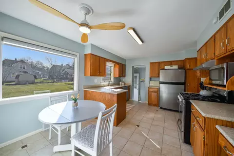 Kitchen - 1031 N Spring St, Elgin, IL 60120 photo 1 of 4
