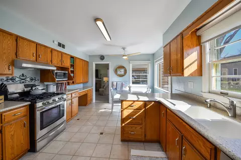Kitchen - 1031 N Spring St, Elgin, IL 60120 photo 4 of 4