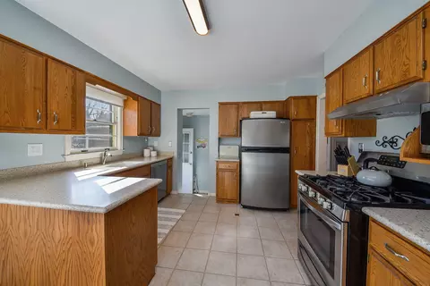 Kitchen - 1031 N Spring St, Elgin, IL 60120 photo 3 of 4