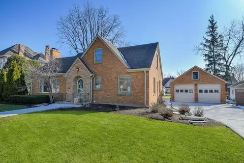 Exterior - 1031 N Spring St, Elgin, IL 60120 photo 2 of 6