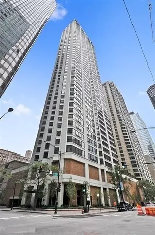 400 E Ohio St #4203, Chicago, IL 60611