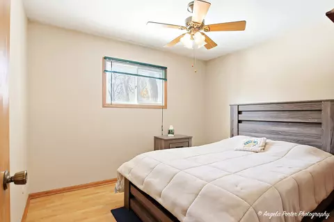 Bedroom - 5218 Parkview Dr, Mccullom Lake, IL 60050 photo 1 of 4