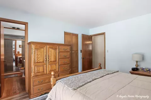 Bedroom - 5218 Parkview Dr, Mccullom Lake, IL 60050 photo 4 of 4