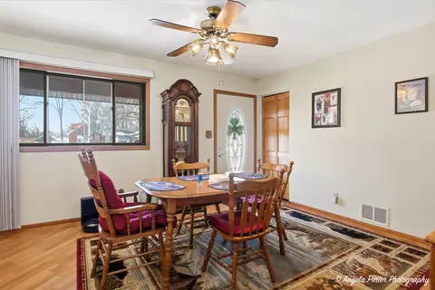 Dining - 5218 Parkview Dr, Mccullom Lake, IL 60050 photo 1 of 2