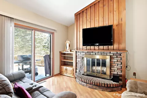 Living - 5218 Parkview Dr, Mccullom Lake, IL 60050 photo 2 of 2