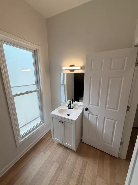 Bath - 7418 S Normal Ave, Chicago, IL 60621 photo 4 of 6