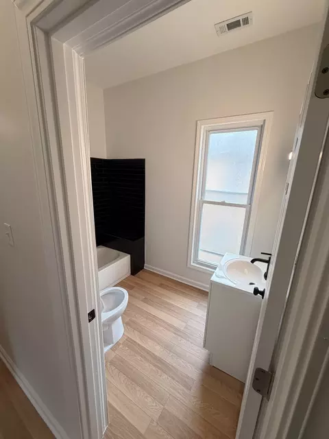 Bath - 7418 S Normal Ave, Chicago, IL 60621 photo 2 of 6