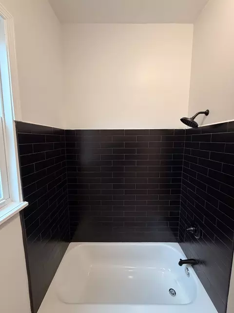 Bath - 7418 S Normal Ave, Chicago, IL 60621 photo 6 of 6