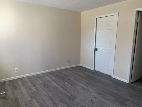 Living - 458 S Float Ave, Freeport, IL 61032 photo 5 of 5