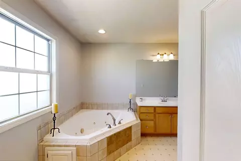 Bath - 3291 Red Jasper St, Normal, IL 61761 photo 2 of 6