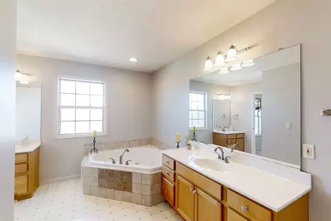 Bath - 3291 Red Jasper St, Normal, IL 61761 photo 5 of 6
