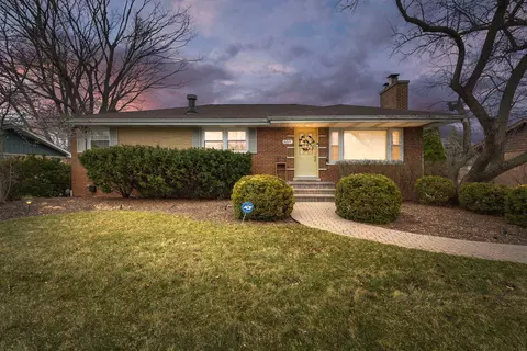 8225 Lorel Ave, Burbank, IL 60459